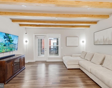 100 Saint Ives Place - Photo Thumbnail 12