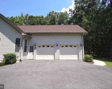 15401 Jamies Way - Photo Thumbnail 9