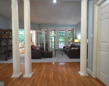 15401 Jamies Way - Photo Thumbnail 18