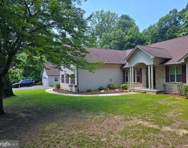 15401 Jamies Way - Photo Thumbnail 3