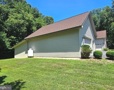15401 Jamies Way - Photo Thumbnail 14