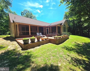 15401 Jamies Way - Photo Thumbnail 12