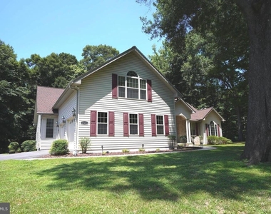 15401 Jamies Way - Photo Thumbnail 4