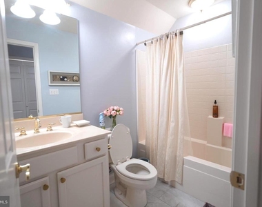 15401 Jamies Way - Photo Thumbnail 29