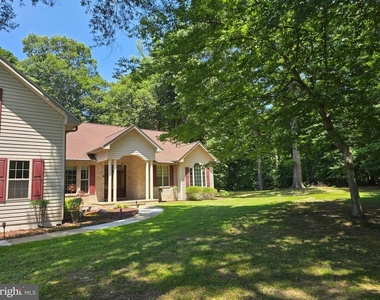 15401 Jamies Way - Photo Thumbnail 2