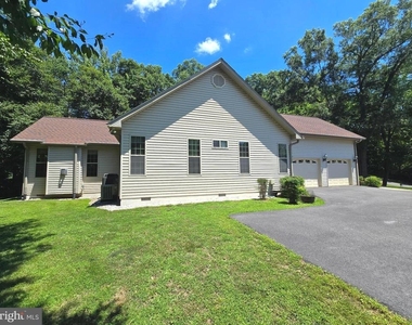 15401 Jamies Way - Photo Thumbnail 6