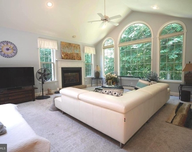 15401 Jamies Way - Photo Thumbnail 15