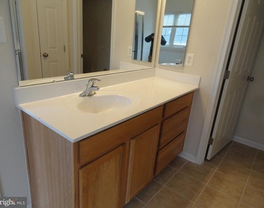 2711 Lucas Run Way - Photo Thumbnail 20