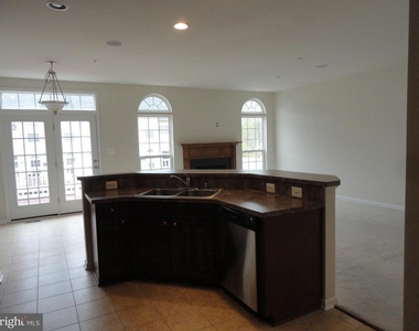 2711 Lucas Run Way - Photo Thumbnail 9