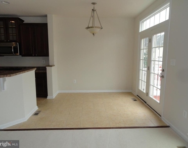 2711 Lucas Run Way - Photo Thumbnail 11