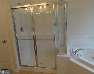 2711 Lucas Run Way - Photo Thumbnail 19