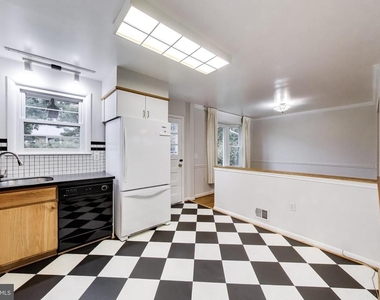 3510 Marlbrough Way - Photo Thumbnail 12