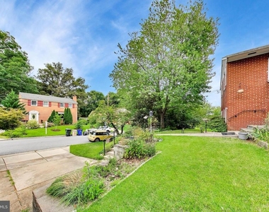 3510 Marlbrough Way - Photo Thumbnail 2