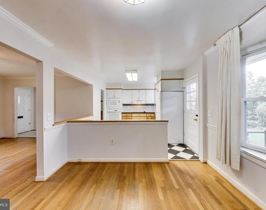 3510 Marlbrough Way - Photo Thumbnail 10
