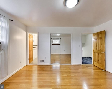 3510 Marlbrough Way - Photo Thumbnail 17