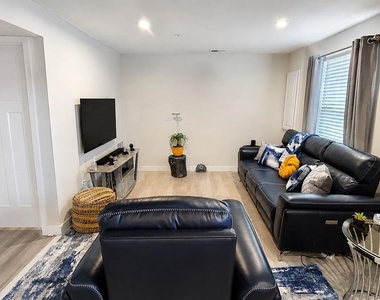 9008 Armstrong Lane - Photo Thumbnail 3
