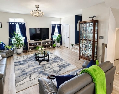 9008 Armstrong Lane - Photo Thumbnail 6