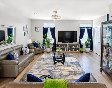 9008 Armstrong Lane - Photo Thumbnail 7