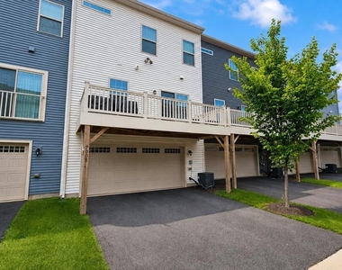 9008 Armstrong Lane - Photo Thumbnail 32