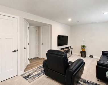 9008 Armstrong Lane - Photo Thumbnail 2