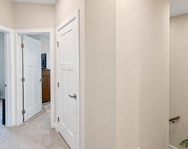 9008 Armstrong Lane - Photo Thumbnail 16