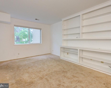18202 Chalet Drive - Photo Thumbnail 25