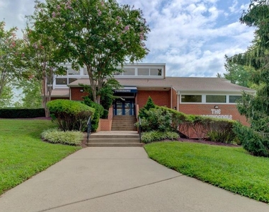 18202 Chalet Drive - Photo Thumbnail 4