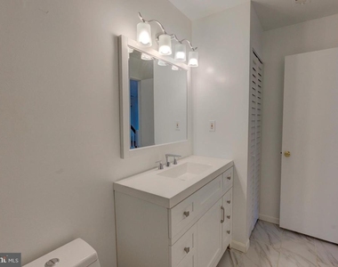 18202 Chalet Drive - Photo Thumbnail 23