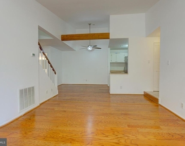 18202 Chalet Drive - Photo Thumbnail 9