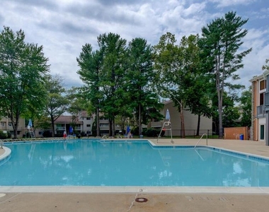 18202 Chalet Drive - Photo Thumbnail 2