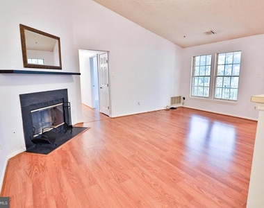 13110 Briarcliff Terrace - Photo Thumbnail 3