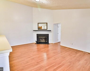 13110 Briarcliff Terrace - Photo Thumbnail 9