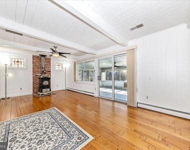 9504 Veirs Drive - Photo Thumbnail 16