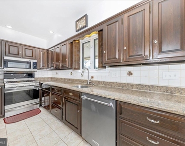 9504 Veirs Drive - Photo Thumbnail 20