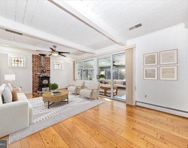 9504 Veirs Drive - Photo Thumbnail 7