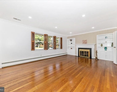 9504 Veirs Drive - Photo Thumbnail 13