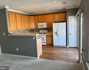 313 Cross Green Street - Photo Thumbnail 10