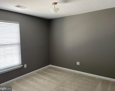 313 Cross Green Street - Photo Thumbnail 16