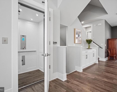 5428 Merriam Street - Photo Thumbnail 6