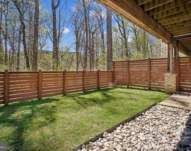 5428 Merriam Street - Photo Thumbnail 3