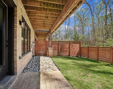 5428 Merriam Street - Photo Thumbnail 4