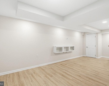 9717 Hedin Drive - Photo Thumbnail 15