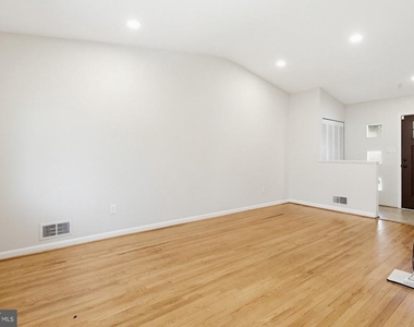 9717 Hedin Drive - Photo Thumbnail 17