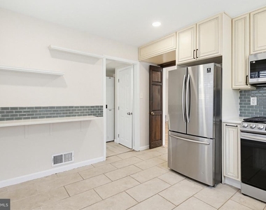 9717 Hedin Drive - Photo Thumbnail 2