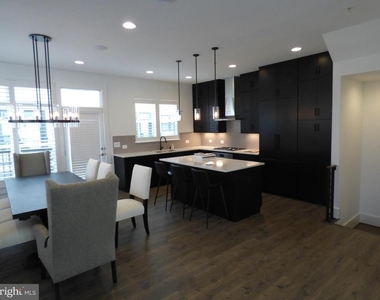 11360 Emerald Park Road - Photo Thumbnail 4