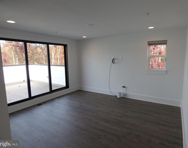 11360 Emerald Park Road - Photo Thumbnail 29