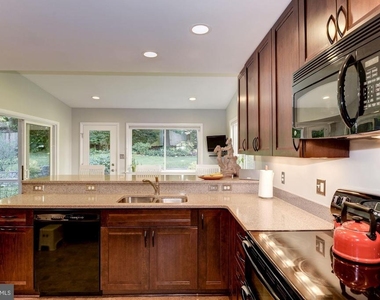 9407 Crosby Road - Photo Thumbnail 11
