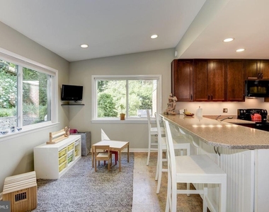 9407 Crosby Road - Photo Thumbnail 14
