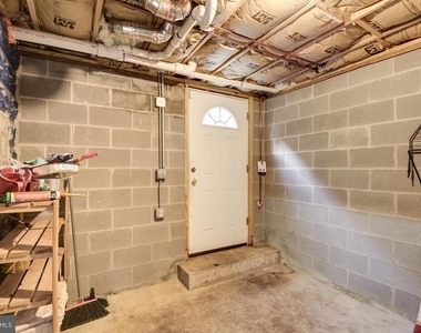 7413 Maple Avenue - Photo Thumbnail 32