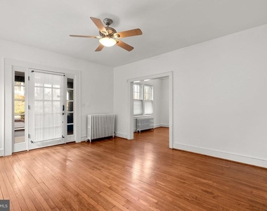 7413 Maple Avenue - Photo Thumbnail 2